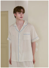 Load image into Gallery viewer, [PRE-ORDER] 2026 S/S 100% 국내산 생산&amp;고퀄리티 "블루 리본 반소매 카라넥 2pc 잠옷(+커플가능)