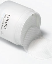 Load image into Gallery viewer, [Luvum]  ✨NEW✨ 러븀 위치하젤+히알루론산 토너패드 Witch hazel hyaluronic toner pad (60 pads)