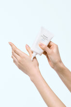Load image into Gallery viewer, [Luvum]  ✨NEW✨ 러븀 대나무 히알루론산 수분크림 Bamboo hyaluronic moisture cream(70ml)